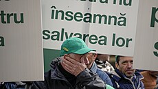 Rumun�tí zem�d�lci blokovali hranice na protest proti dovozu obilí z Ukrajiny....