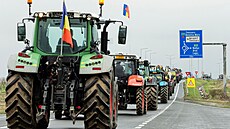 Rumuntí zemdlci blokovali hranice na protest proti dovozu obilí z Ukrajiny....