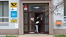 Pobo�ka �eské po�ty ve Francouzské ulici v Plzni ur�ená k uzav�ení v rámci...