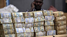 Pouli�ní sm�nárník na severu Somálska na archivním snímku z 8. b�ezna 2012