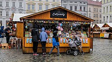 Velikononí trhy v Olomouci zatím provází spíe zimní ne jarní poasí. (7....