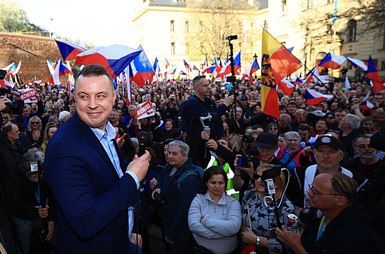 Protestní pochod úastník demonstrace esko proti bíd z Václavského námstí...