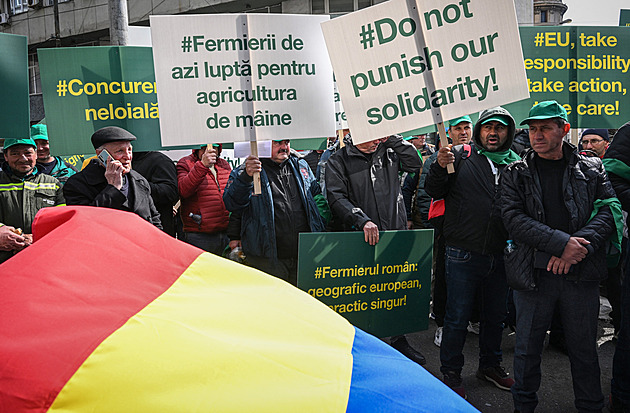 Z Ukrajiny znovu proudí elektřina a obilí, evropským farmářům se to nelíbí
