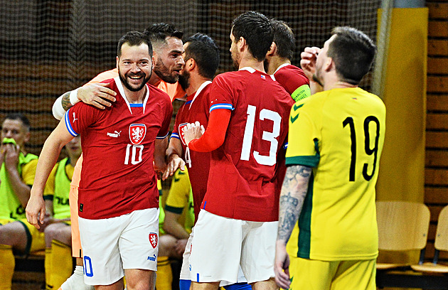 Futsalisté začali play off o elitní část kvalifikace MS výhrou nad Litvou