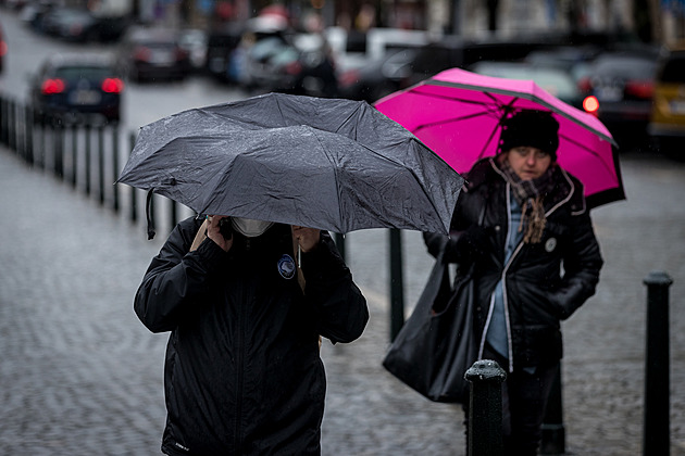 Česko čeká deštivý týden, o víkendu bude až 25 stupňů
