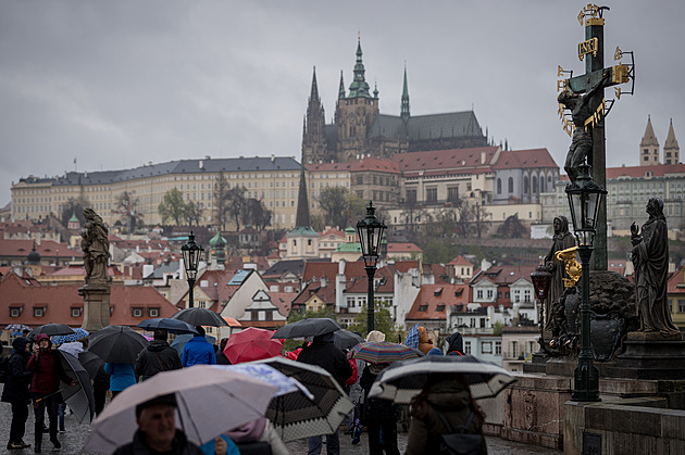 V Česku je stále sucho. Pár dnů deště nic nespraví, říká meteorolog