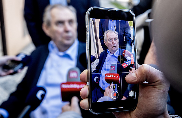 Zeman má po letech vlastní mobil. Voláme si skoro každý den, říká Nejedlý