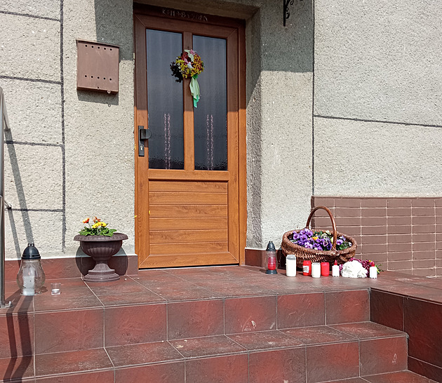 Vrah se po smrti tří příbuzných zastřelil, motivem byla nezvládnutá žárlivost