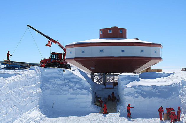 Čína staví v Antarktidě další stanici. Může špehovat, varují experti