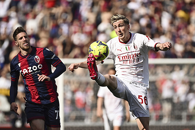 ONLINE: AC Milán remizoval v Boloni, přeskočit jej může Inter. Neapol bez branek