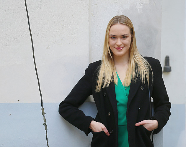 Buchty, levná jídla. Hodně holek mělo parazity, říká česká finalistka Miss Earth