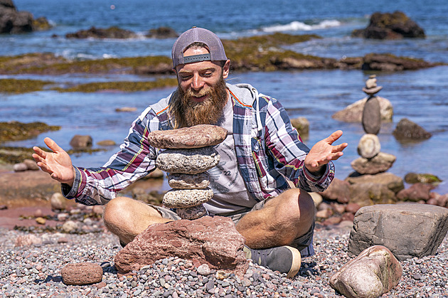 Fascinující hra s gravitací. Vršení kamenů je sport, meditace i umění