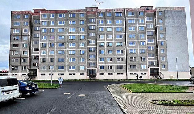 Nájemníci kdysi přispěli městu na stavbu domu, teď se hádají o cenu bytů