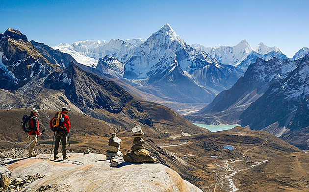 Konec volné turistiky v Nepálu. Turisté si musejí zaplatit průvodce