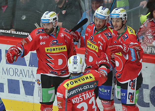 Třinec - Pardubice 3:5. Velké drama, hosté nakonec vybojovali sedmý zápas