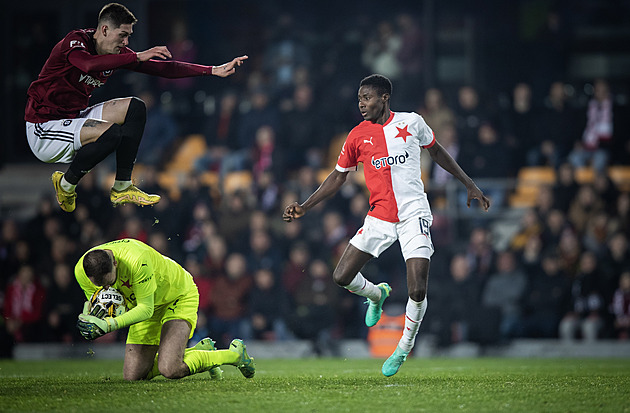 Schranz: Výhra byla blízko. Ale po trápení s marodkou bod bereme, jsem hrdý