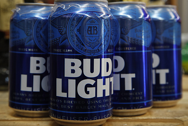 Bud Light už není nejprodávanějším pivem v USA, srazila ho reklama s trans osobou