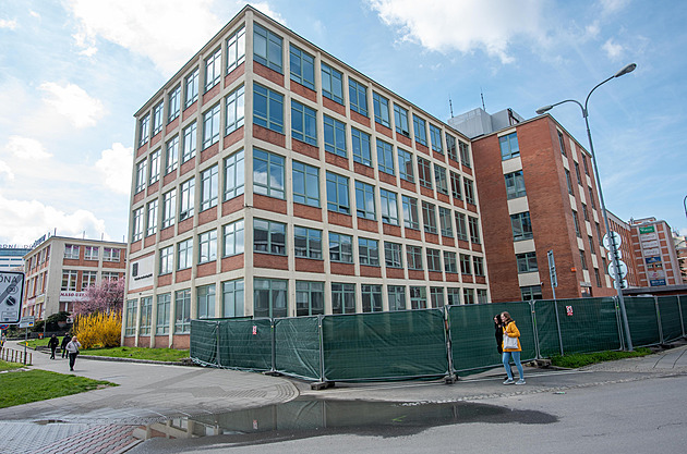 Bourání nejstarší fakulty ve Zlíně začíná. Za tři roky bude hotová nová