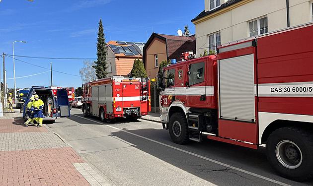 Na Evropské ulici zasahovali hasiči kvůli úniku plynu, tvořily se kolony
