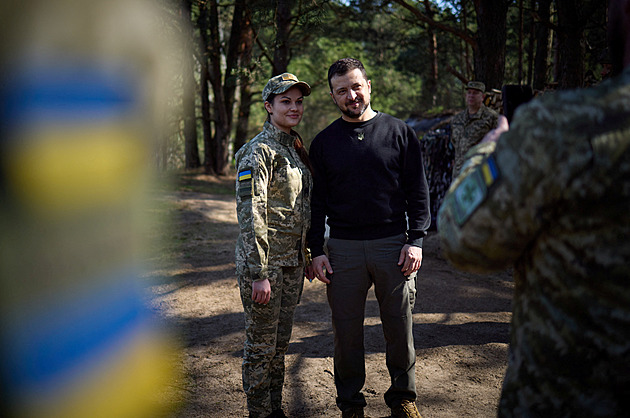 Zelenskyj navštívil hranici s Běloruskem, poděkoval za obranu Bachmutu