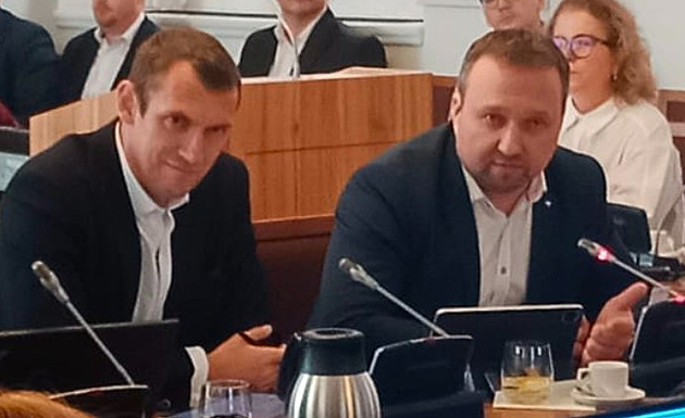 Na tisíce žádostí o dávky z loňska nebylo ani sáhnuto, řekl šéf Úřadu práce