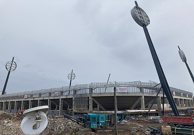 Energetický bizár. Rozestavěný stadion spolyká za energie další desítky milionů