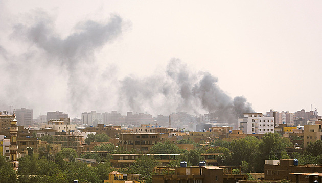 Boje v Súdánu přerostly v těžkou městskou bitvu, nemocnice kolabují