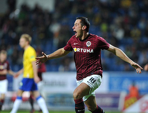 Salto ještě zvládnu. Slepička o MMA, sparťanství i finanční gramotnosti hráčů