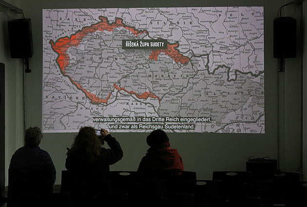 Expozice v bývalé textilce vypráví příběhy soužití v česko-německém pohraničí