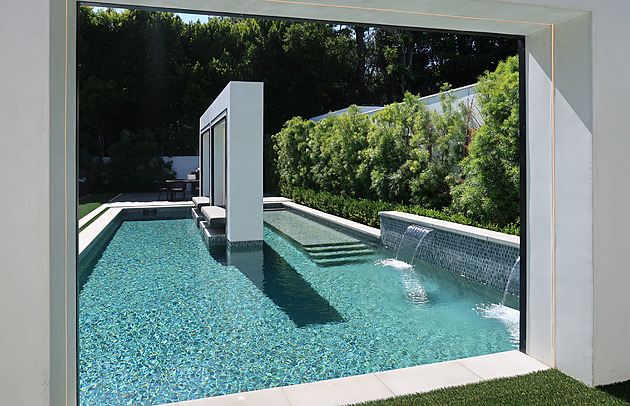 Daň z prodeje luxusních domů má pomoci výstavbě bydlení pro bezdomovce