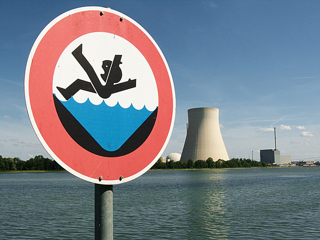 Německo zavírá poslední jaderné elektrárny. Je to nerozum, zní i z vlády