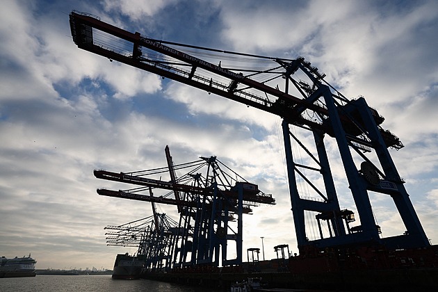 Němci zaváhali nad přístavem v Hamburku a slib Číně je rázem zase politikum
