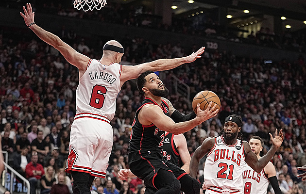 Chicago otočilo duel v Torontu a je krok od play off, pomohla i ječící dcerka