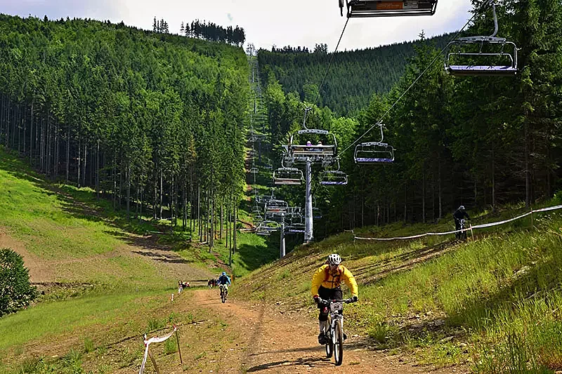 Bikerský areál v Koutech nad Desnou pat�í k nejvyhledávan�j�ím v republice.