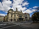 Budova Divadla na Vinohradech se nachází v nevyhovujícím stavu. Nefunkní je...