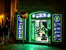 Obchod s konopným zboím v centru Prahy