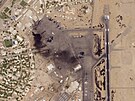 Satelitní snímek z Planet Labs PBC ukazuje pokozená letadla, vetn jednoho...