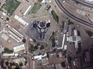 Satelitní snímek spolenosti Maxar Technologies ukazuje vyhoelou a siln...