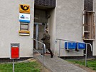 Pobo�ka �esk� po�ty v ulici B. N�mcov� v Chebu, kter� byla rovn� navr�ena ke...
