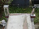 Celkem dvan�ct hrob� na Centr�ln�m h�bitov� v Karvin� po�kodil minul� t�den...