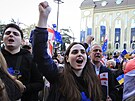 Tisíce stoupenc opozice vyly v nedli do ulic gruzínské metropole Tbilisi na...