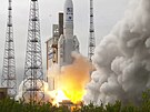 Raketa Ariane 5 startuje se sondou Juice
