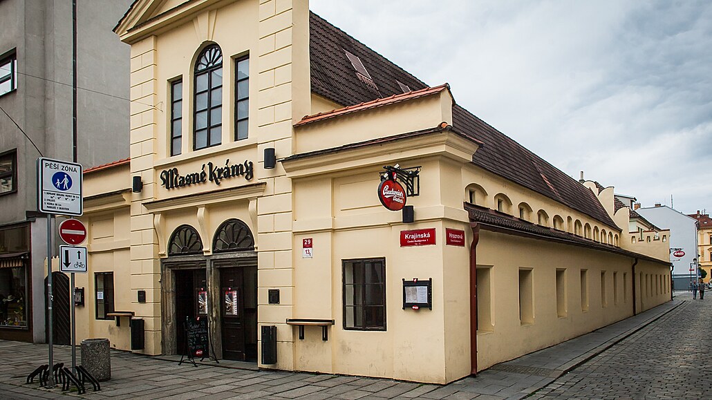 Masné krámy stojí na rohu ulic Krajinská a Hroznová v centru �eských Bud�jovic.
