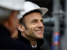 Emmanuel Macron v katedrále Notre-Dame (14. dubna 2023)