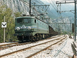 Vlak taený lokomotivou CC-7118