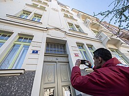 Bývalý prezident Milo Zeman si otevel novou kancelá v Dejvicích. (19. dubna...