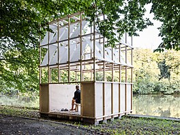 V eském Tín vyrostl ajový pavilon od slovenského studia GRAU architects....
