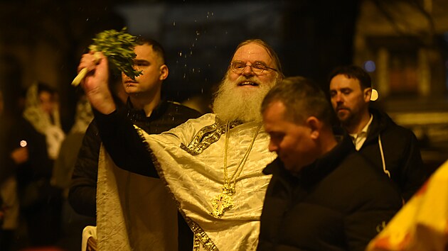 Ukrajinsk pravoslavn Velikonoce v jihlavskm kostele Ignc. Katolick crkev pjila kostel, aby ukrajint vc mohli oslavit svtky. (15. dubna 2023)