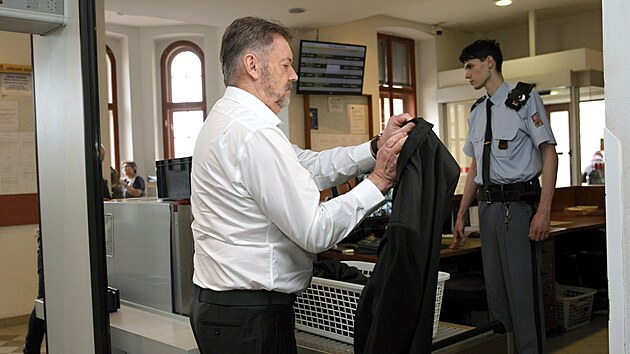 B�val� p�edseda Fotbalov� asociace �R Roman Berbr u Okresn�ho soudu Plze�-m�sto (17. dubna 2023)