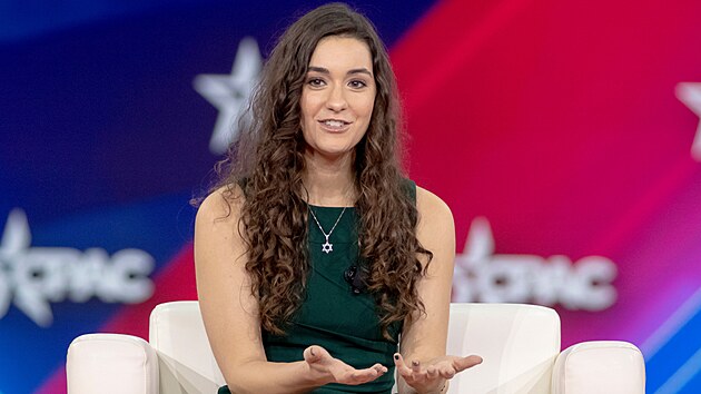 Americk� skateboardistka Taylor Silvermanov� se k ot�zce trans lid� vyjad�uje pravideln�. Podle n� je zklam�n�, kdy� n�kdo zesm��uje �eny a je�t� mu za to tleskaj�. (6. srpna 2022)